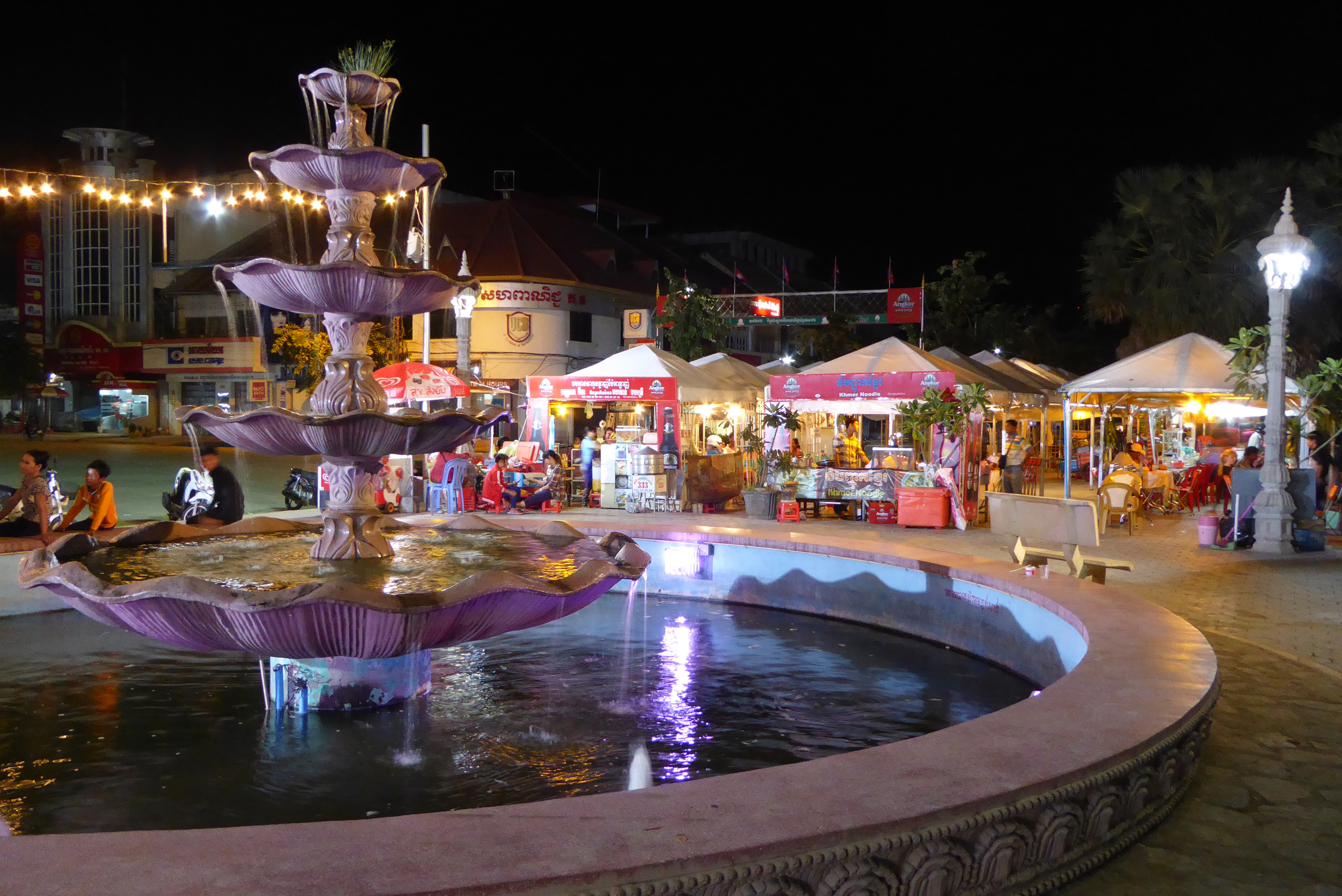 attraction-Shopping In Battambang Market 3.jpg